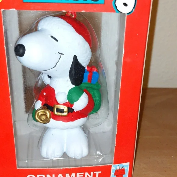 Snoopy Ornament As Santa Claus Bag of Toys Christmas Peanuts Gang New Kurt Adler - Picture 4 of 4